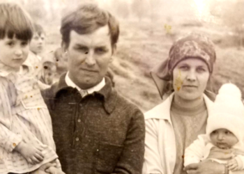 Babys were switched by accident and years later are reunited with their parents