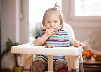 Cute baby hiccups: healthy or harmful?