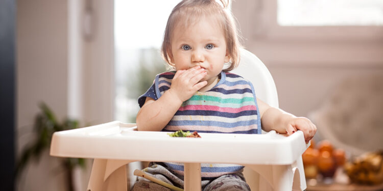 Cute baby hiccups: healthy or harmful?