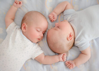 Effective tips to put your twins to sleep