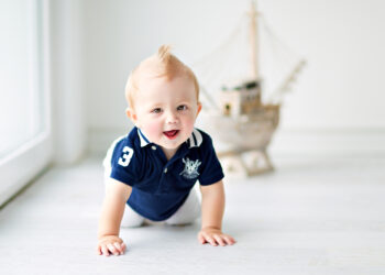 When will my baby start sitting up?
