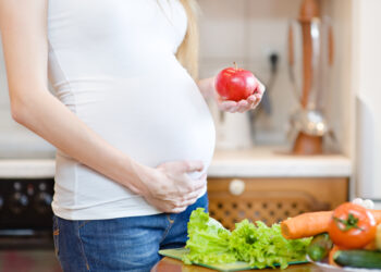 Health benefits of eating apples during pregnancy