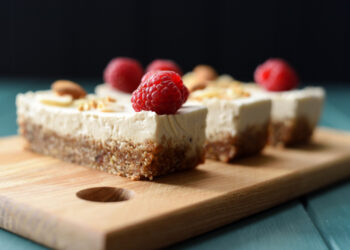 This berry bar without milk will make you happy