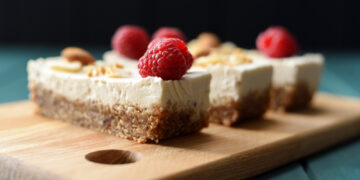 This berry bar without milk will make you happy