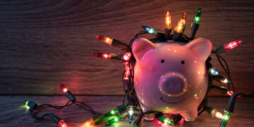 How to stay on budget during the holiday season?