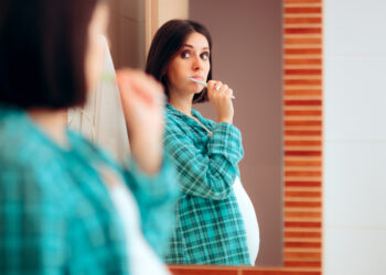 How do your teeth and gums change while you’re expecting?