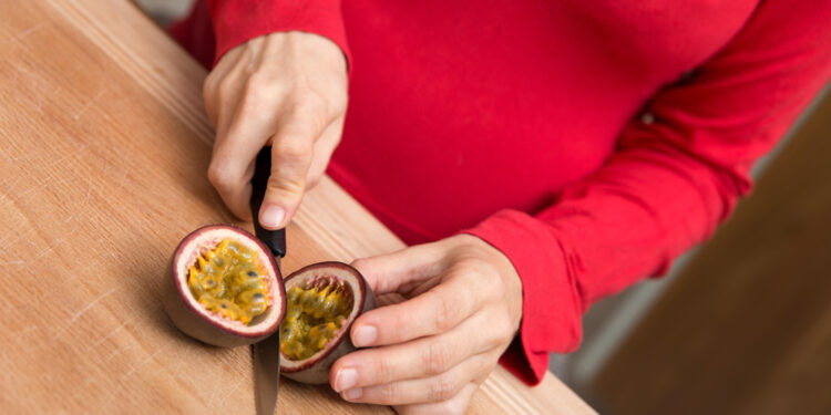 Why passion fruit is a very beneficial food during pregnancy