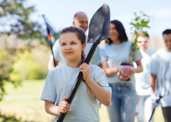 Heartwarming Acts Families Can Do Together