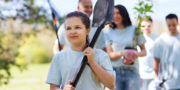 Heartwarming Acts Families Can Do Together