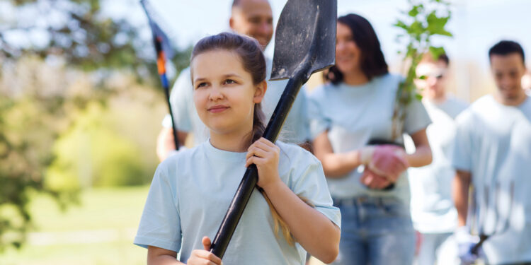 Heartwarming Acts Families Can Do Together