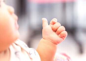 How to Teach Babies Sign Language and When to Start