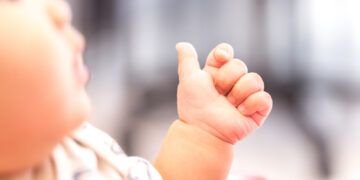 How to Teach Babies Sign Language and When to Start