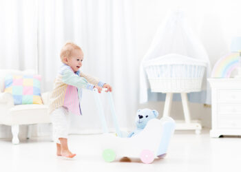 When should a baby start walking?