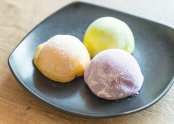 The easy way to make mochi balls