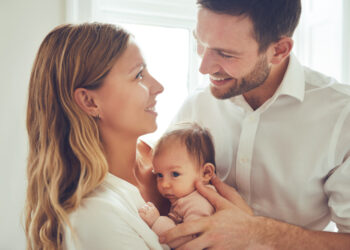 New mothers’ health improves if fathers can stay home, new study claims